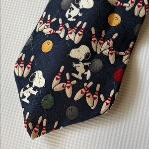 PEANUTS SNOOPY BOWLING TIE